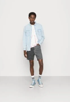 Denim ProjectCLASSIC DAD - Jeansshorts - Grey Wash -Stilfulla Val Butik d5fd5a1d1b734d6da68d96390d77e371