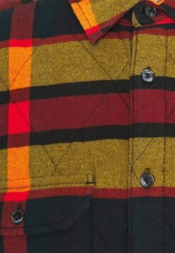 WranglerLS PADDED OVERSHIRT - Tunn Jacka - Flame Red -Stilfulla Val Butik e61320ccea9c4bcf8dd21aa5a288dc0d