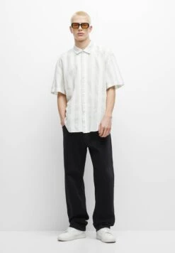 PULL & BEAR PULL&BEARSTRIPED SHORT SLEEVE - Skjorta - Light Green -Stilfulla Val Butik eb6d9c47eed0401698a9d61dae273e03