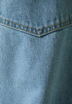 BershkaJeans Straight Leg - Light Blue Denim 13 BershkaJeans Straight Leg - Light Blue Denim -Stilfulla Val Butik ebf68fb1a21c497182d32d9f1c625766