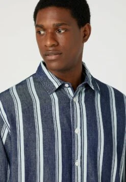 WranglerSkjorta - Navy -Stilfulla Val Butik ed3f888d52d64e54996a411423fcc000