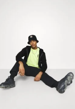 WeekdaySTANDARD ZIP HOODIE - Tröja Med Dragkedja - Black -Stilfulla Val Butik f9b7fec470504d0796db2da14ba50de5