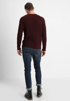 Pier OneStickad Tröja - Mottled Bordeaux -Stilfulla Val Butik fc1817f3db34423ca2bcccf59d46c923