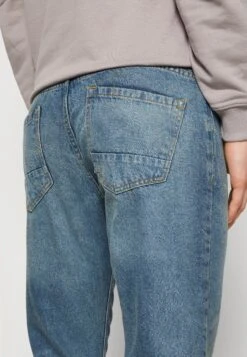 Brave SoulCUBAN - Jeans Tapered Fit - Mid Blue -Stilfulla Val Butik fd10b53fb05f4c02843285e55ff892ae