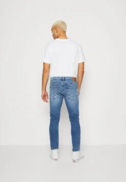 Pepe JeansSTANLEY - Jeans Tapered Fit - Denim 10 Pepe JeansSTANLEY - Jeans Tapered Fit - Denim -Stilfulla Val Butik fd1e5a1b20d2422bbdf1296868d4e098