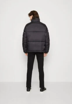 Armani ExchangeBLOUSON - Vinterjacka - Black -Stilfulla Val Butik fe77197b227a4f008596f3591fec5b1b